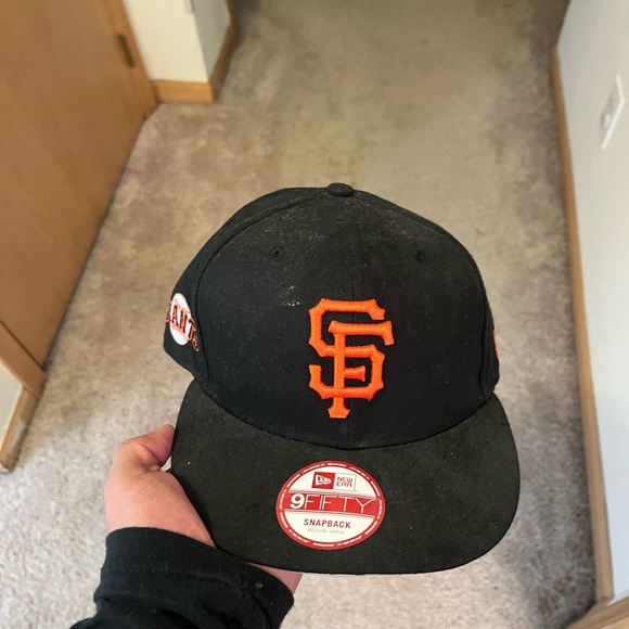 Used Giants SnapBack. - Picture 1 of 2